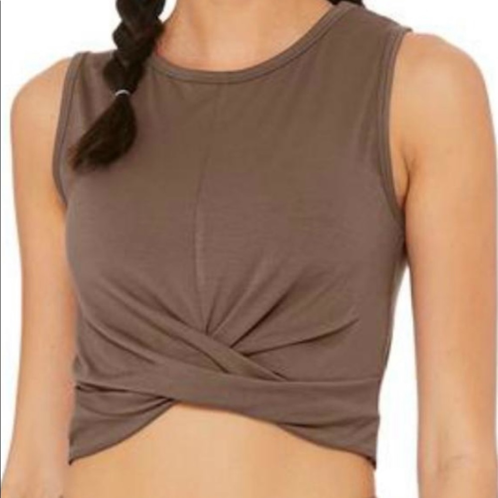 Alo cover crop tank in chocolate brown